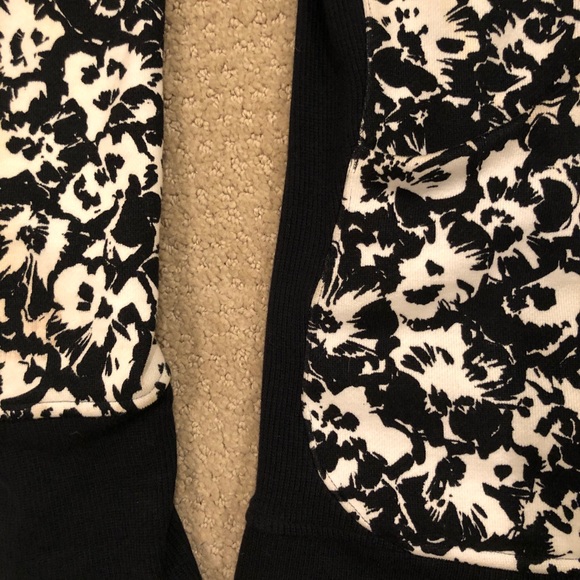 Lululemon warm jacket size 8z - Picture 3 of 6